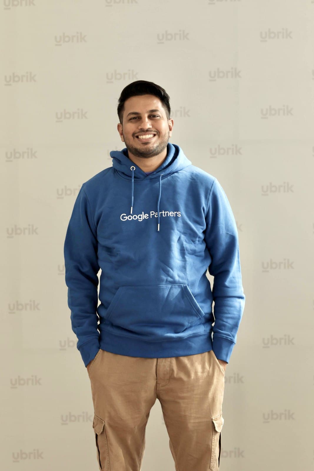 Raaquib Pathan, SEO consultant in Saudi Arabia, wearing a Google Partners hoodie